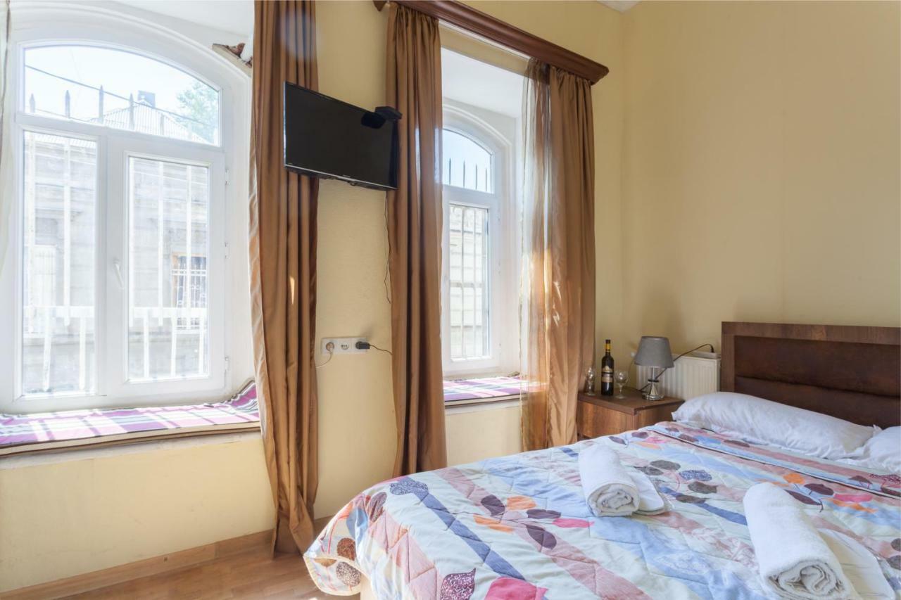 Guest House Ketrin Tbilisi Bagian luar foto